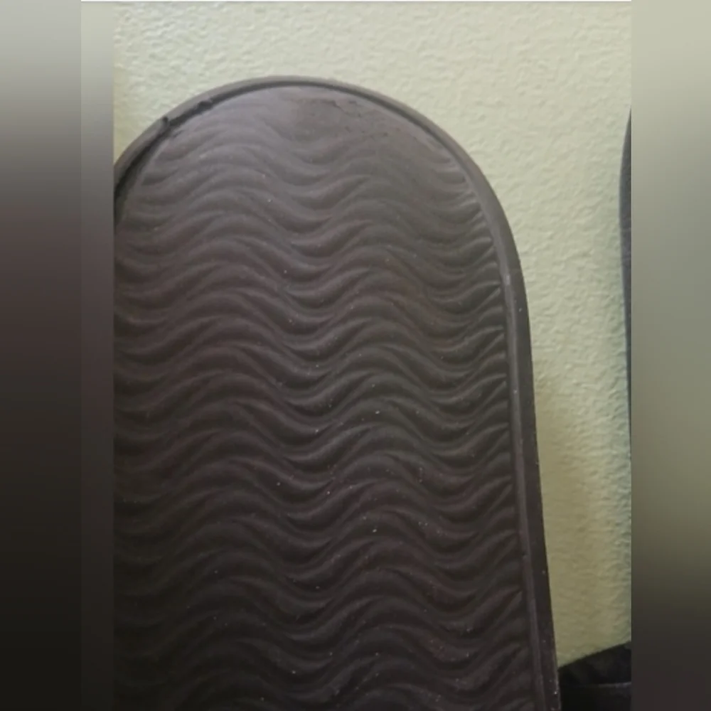 Juicy Couture Black and Silver Slide Sandals - Picture 4 of 7